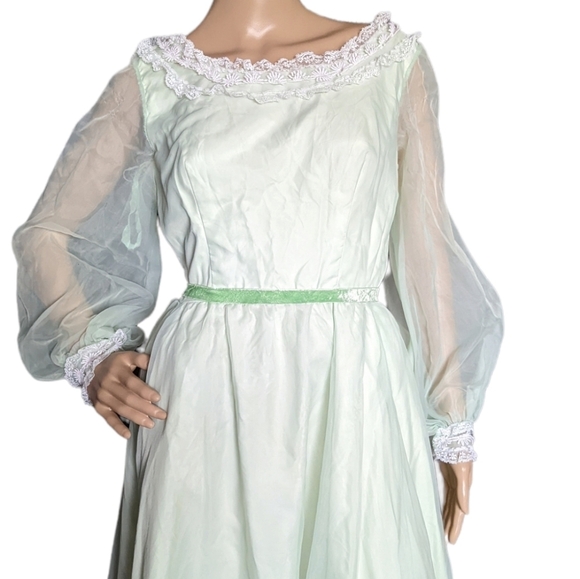 Vintage 70s Nadine Pale Green Tulle & Daisy Trim Cocktail Party Prom Dress Gown - Picture 5 of 10